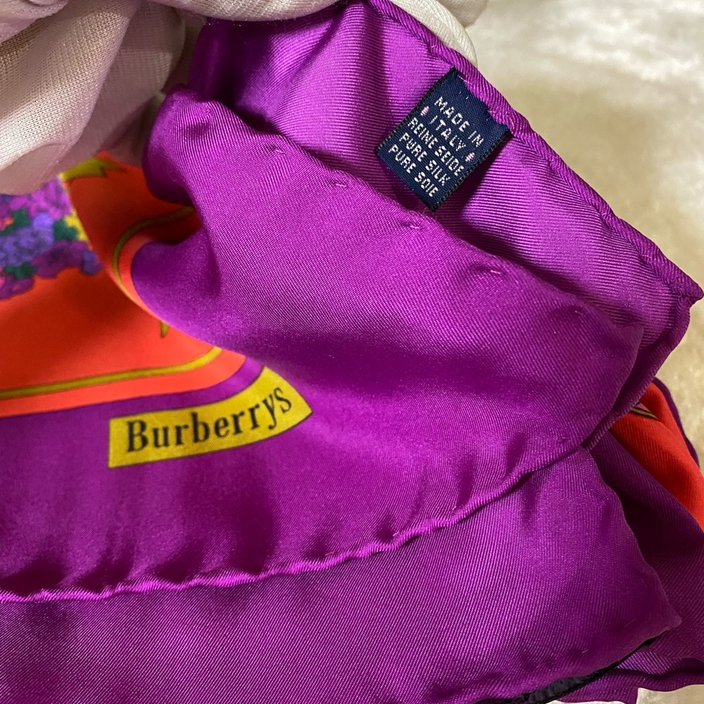 BURBERRYS scarf - Picture 2 of 10